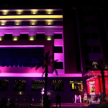 เดอะ ปาล์ม คอร์ต Hotel ลูดิฮานา ภายนอก รูปภาพ