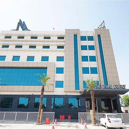 เดอะ ปาล์ม คอร์ต Hotel ลูดิฮานา ภายนอก รูปภาพ