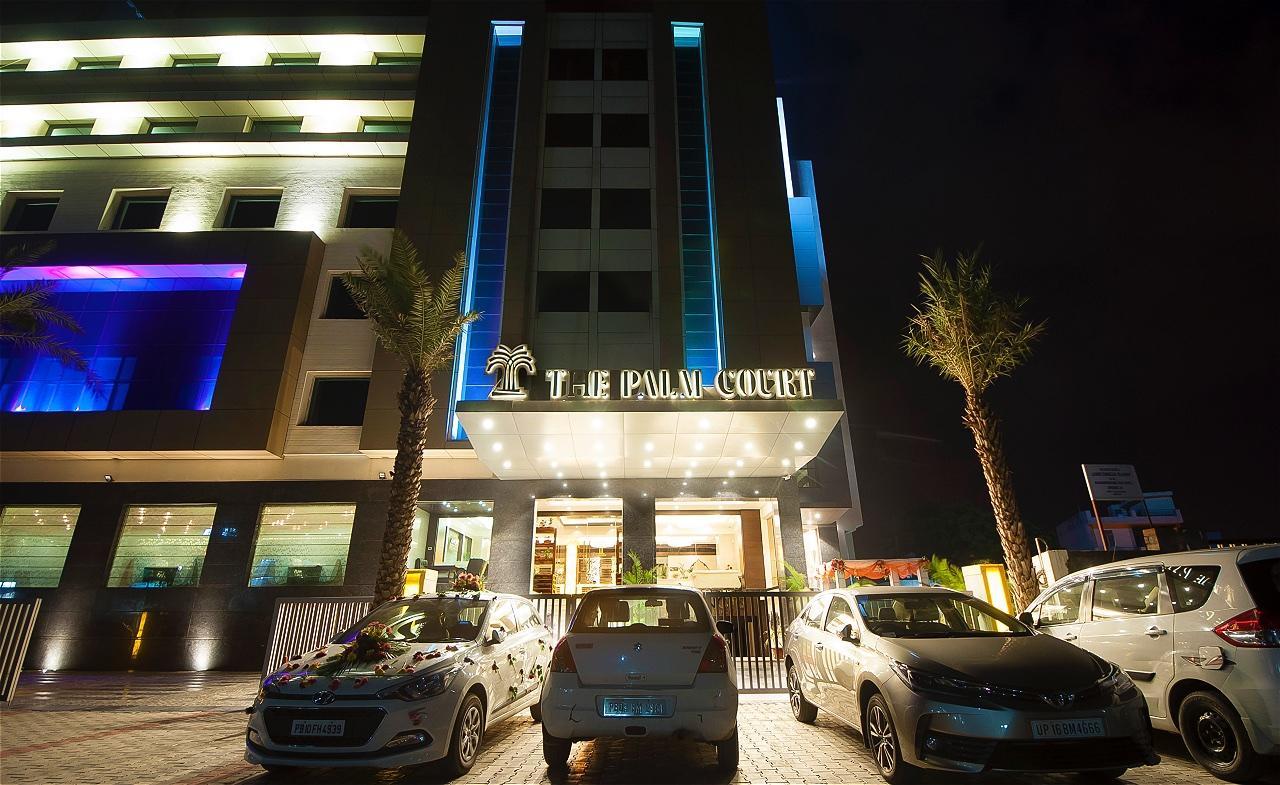 เดอะ ปาล์ม คอร์ต Hotel ลูดิฮานา ภายนอก รูปภาพ